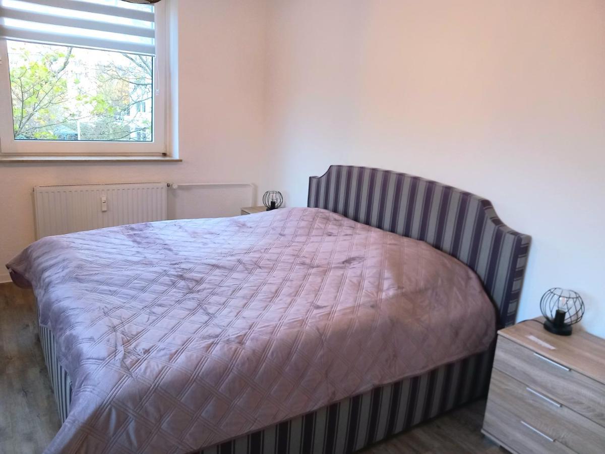 City Apartment Duisburg 2#Netflix &Wlan &Kingsize Bett & Kaffee Maschine & Central & 500M Innenhafen & 2 Min U Bahn Exterior photo